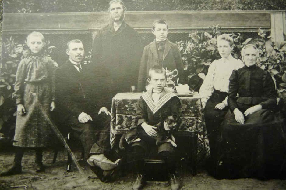 Adrianus Eijgenraam met z’n vrouw en 5 kinderen